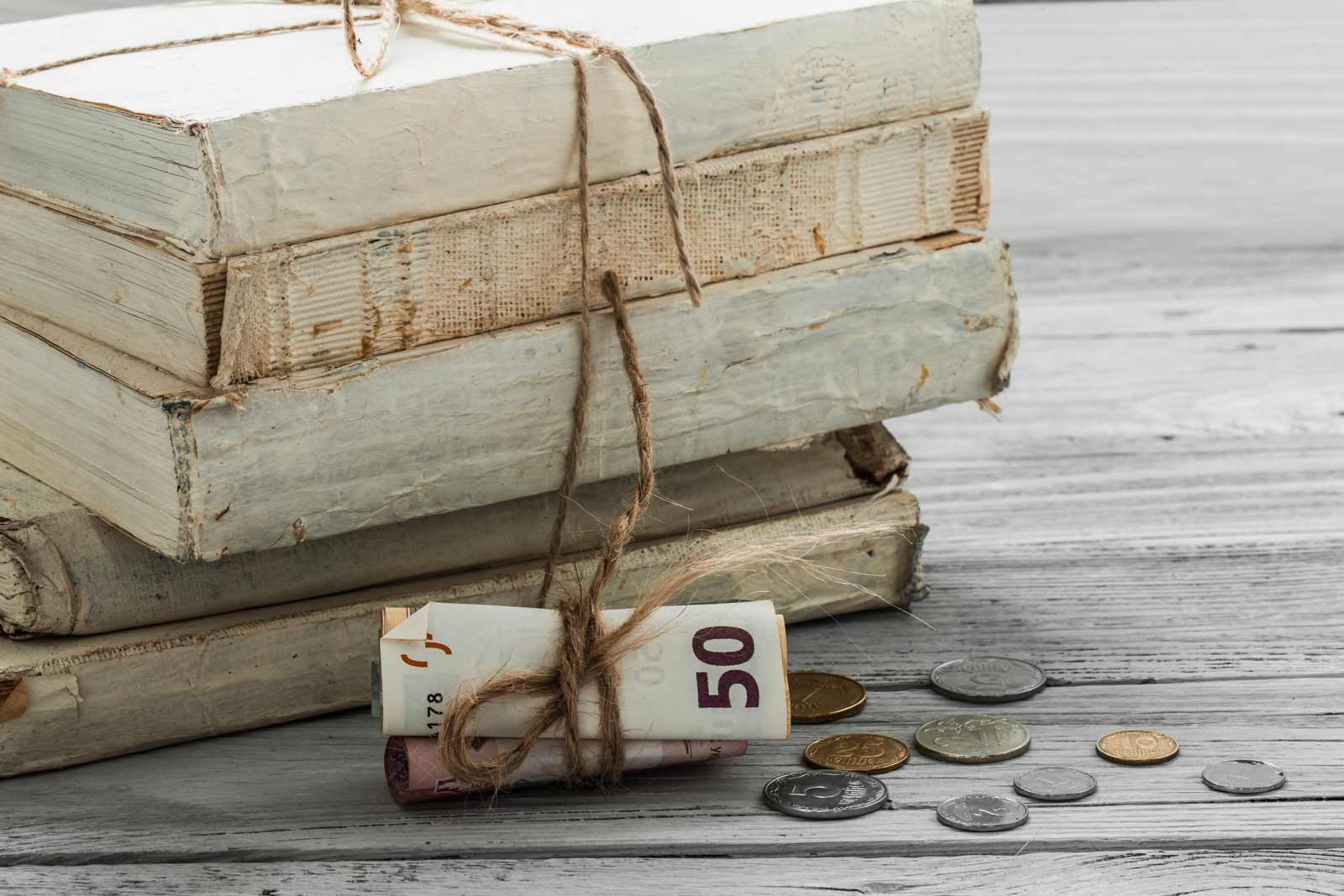 Trinkgeld liegt bei einer Hochzeitslocation