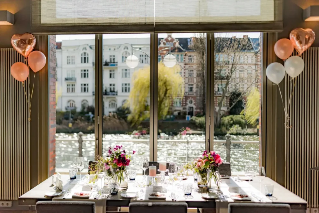 Hochzeitslocation in Berlin CARL & SOPHIE Spree Restaurant