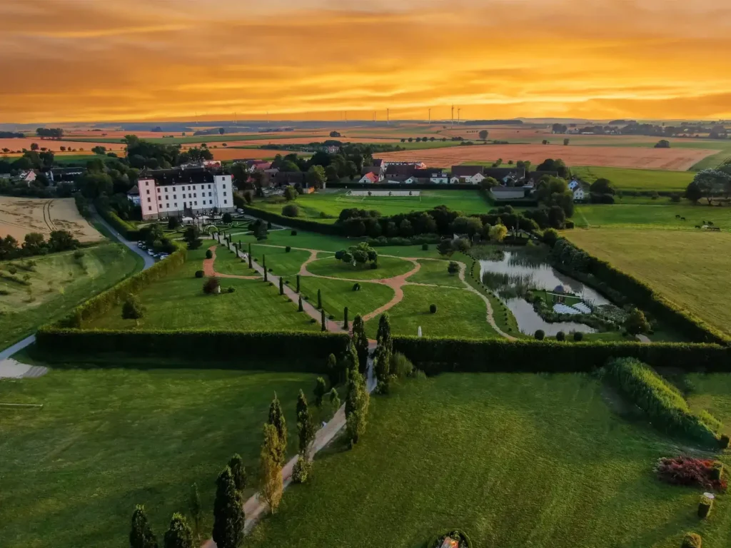Hochzeitslocation in Simmershofen Schloss Walkershofen – Heiraten wie im Märchen!